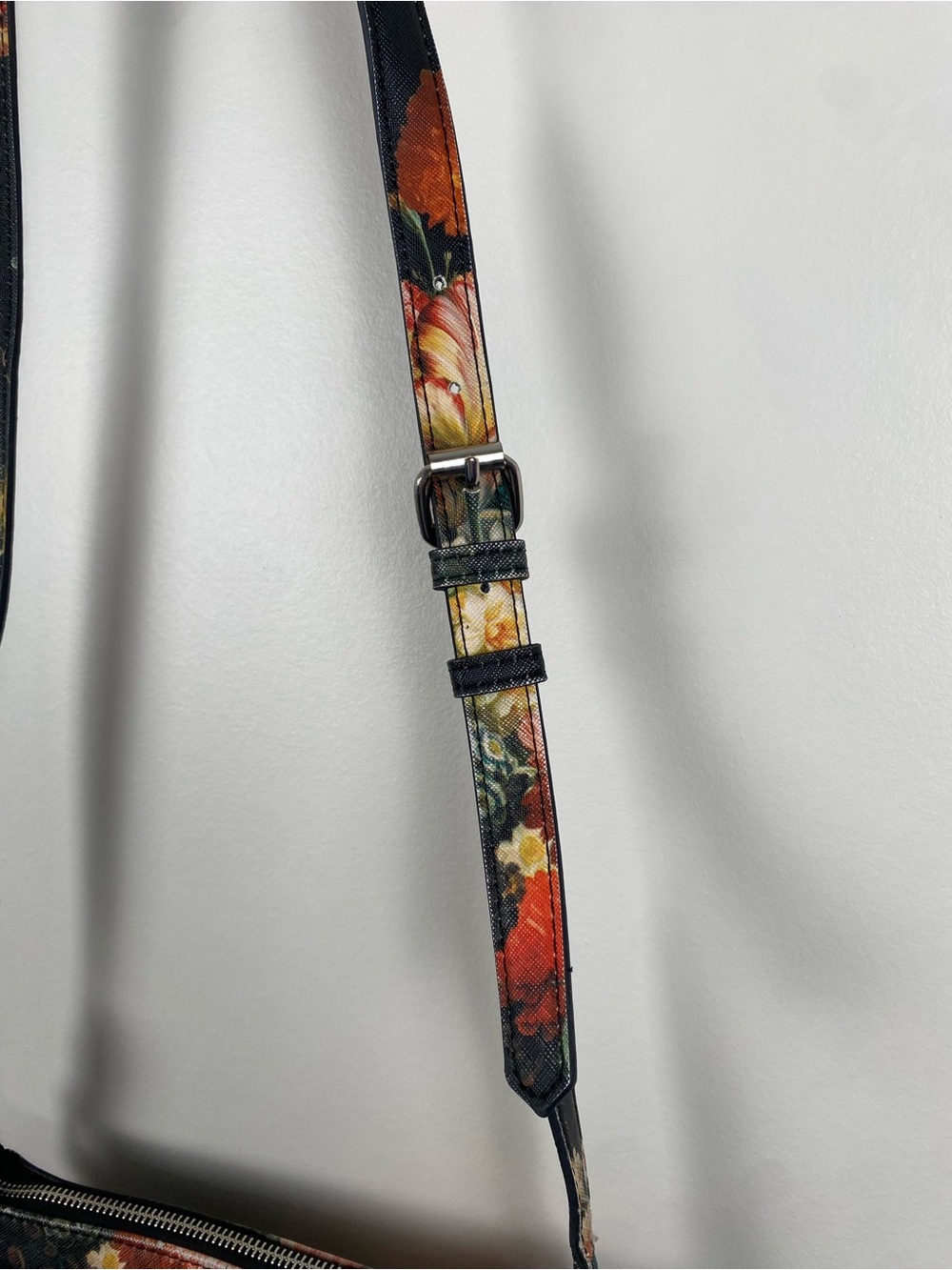 CARLOS By Carlos Santana Purse Women’s Crossbody Black Floral - Picture 8 of 9